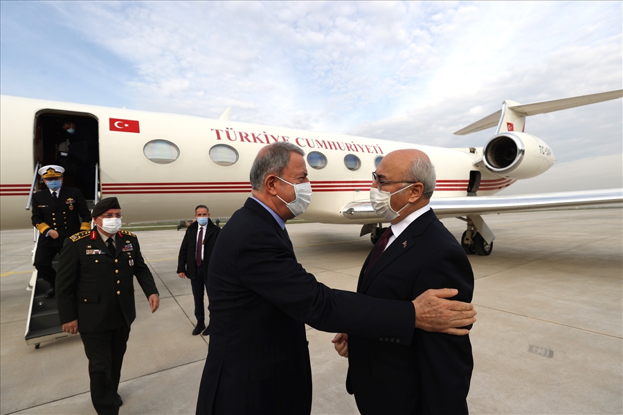 Millî Savunma Bakanı Hulusi Akar, Ege Ordusu Komutanlığını Ziyaret Etti